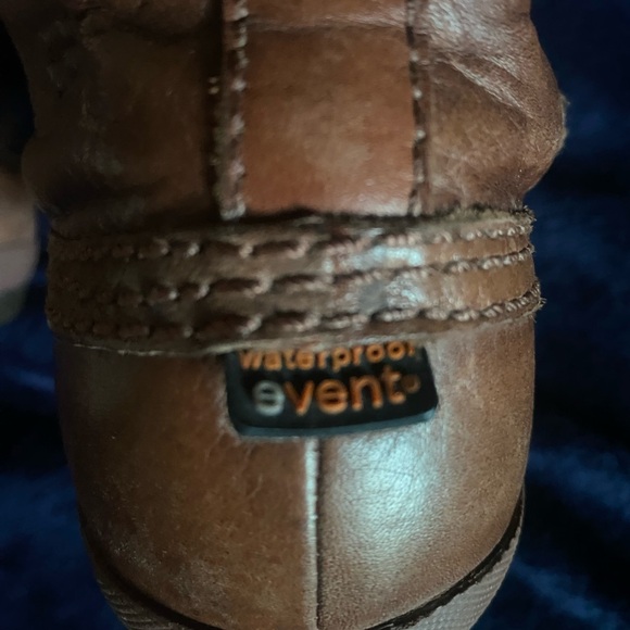 UGG Brown Winter & Rain Boots - Picture 2 of 8